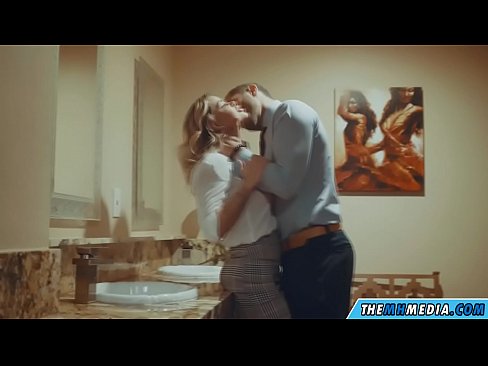 ❤️ وقتی یک بلوند بی تنه شما را در یک دستشویی عمومی اغوا می کند ❤️ پورنو خانگی در ما fa.vlad-massage-salon.ru